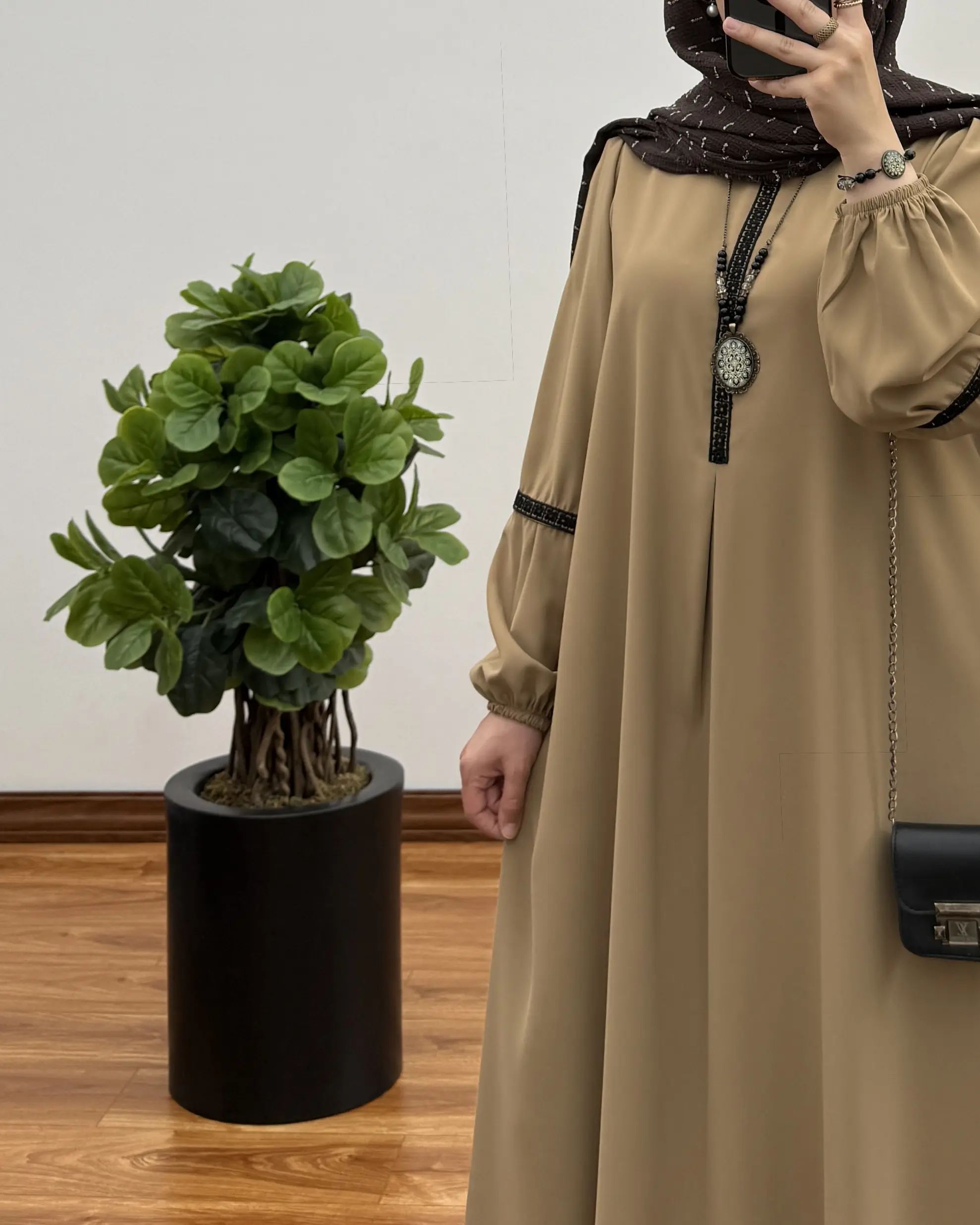 مانتو عبایی الیزه کلوش مدل گلنوش